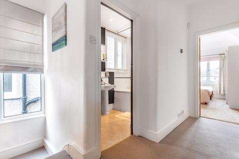 25 Hillside Gardens, Wallington, SM6 9NX