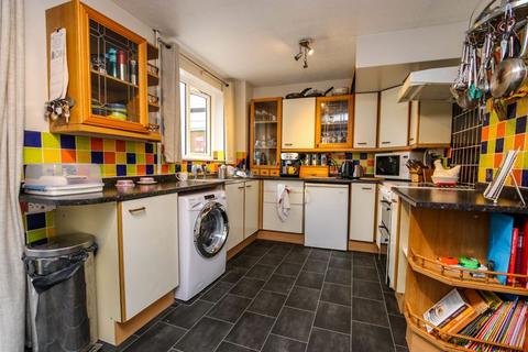 19 Bryant Gardens, Clevedon, BS21 5HD