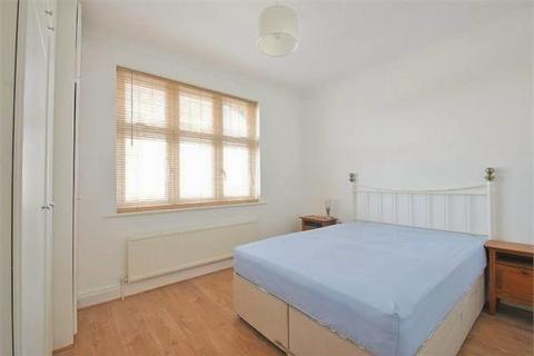 3 bedroom flat to rent, Gladstone Court, Willesden Green NW2