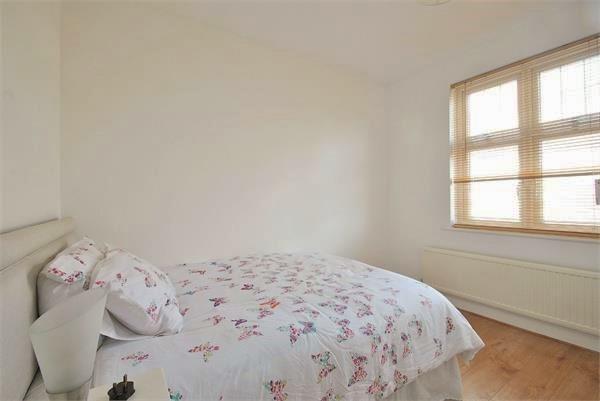 Bedroom 3 in Pixio.jpg