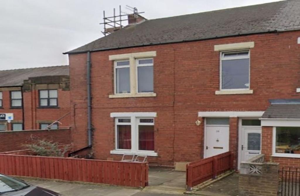 Stuart Terrace, Gateshead 3 bed flat £400 pcm (£92 pw)