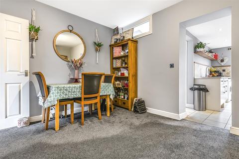 24 Bindon Road, Taunton, TA2 6AA