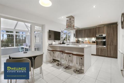 18 Boundary Close, Burton-on-trent, DE13 0PG