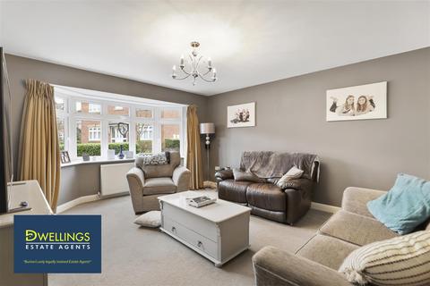18 Boundary Close, Burton-on-trent, DE13 0PG