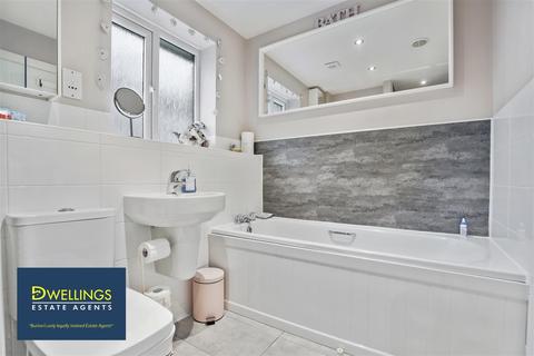 18 Boundary Close, Burton-on-trent, DE13 0PG