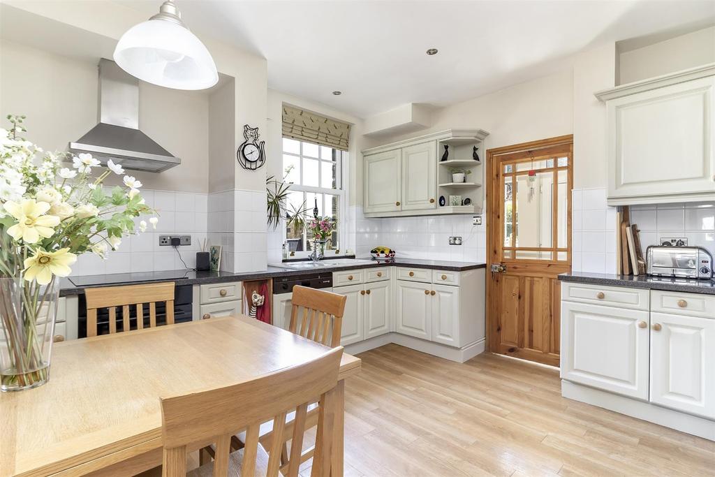Ashfield Place, Huby, Leeds 4 bed end of terrace house £415,000