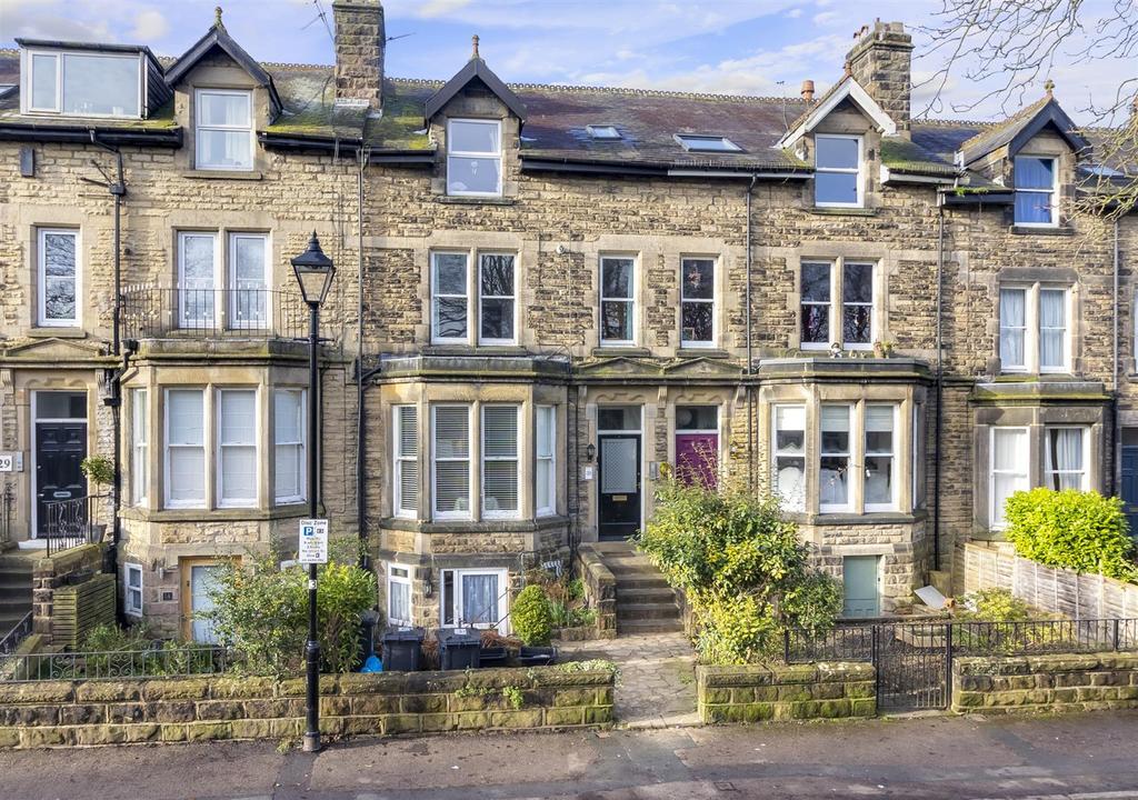 Mornington Crescent, Harrogate 2 bed apartment £290,000