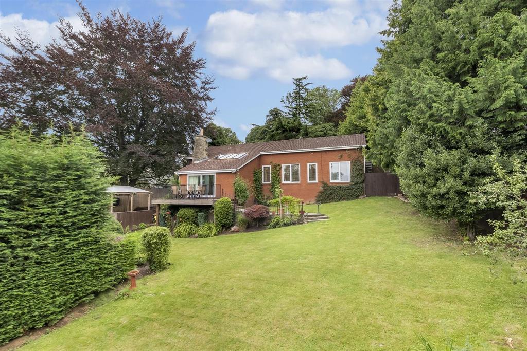 Ripley Road, Knaresborough 4 bed detached house £800,000