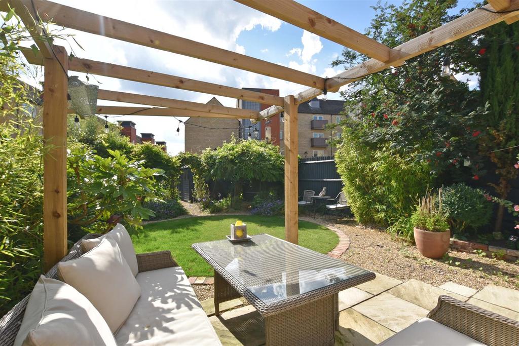 Rear Garden i.JPG