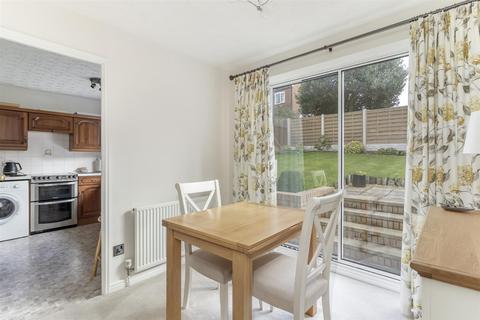 17 Burns Way, Harrogate, HG1 3NA