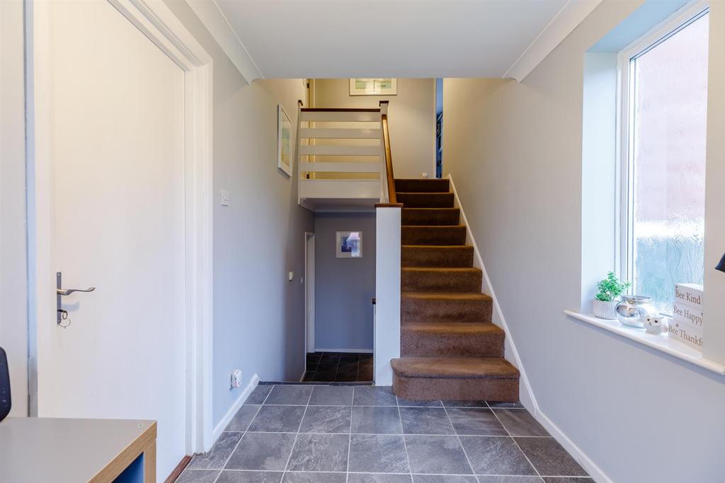 8487999-Interior01.jpg