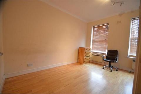 2 bedroom flat to rent, Daws Lane, Mill Hill, NW7