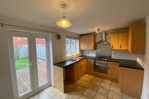 2 bedroom terraced house to rent - Dickens Heath Road, Dickens Heath, Solihull, B90 1TQ