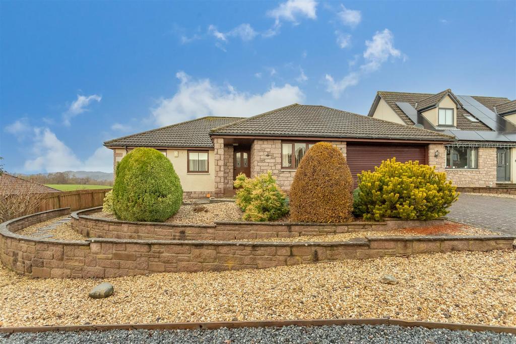 Druids Park, Murthly, Perth 3 bed detached bungalow £265,000