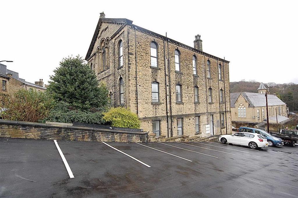 Church Vale Apartments, Rochdale... 2 bed apartment £100,000
