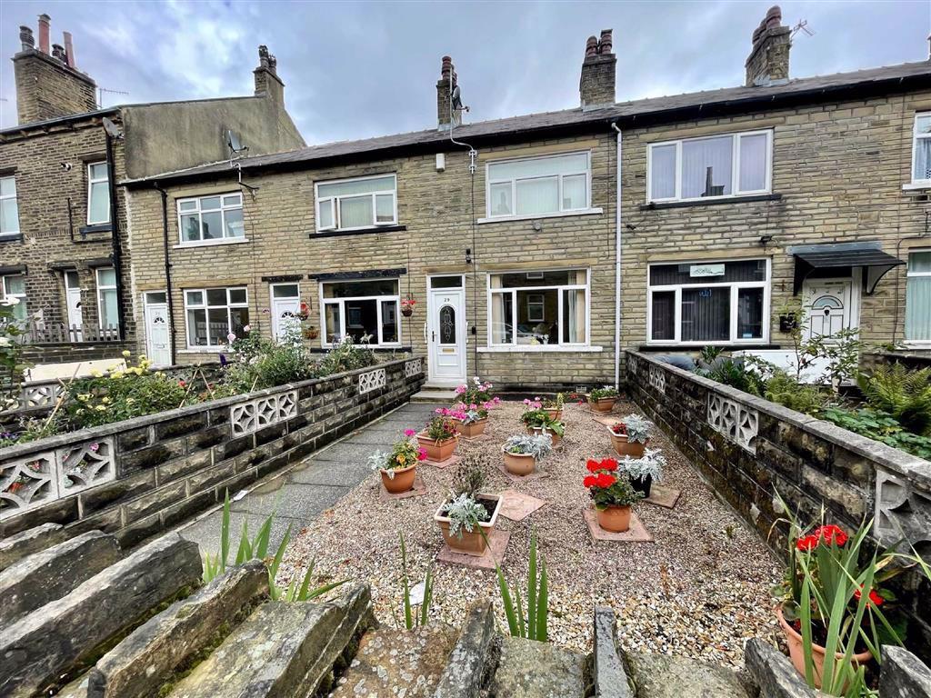 Chestnut Street, Halifax, HX1 2 bed terraced house £80,000