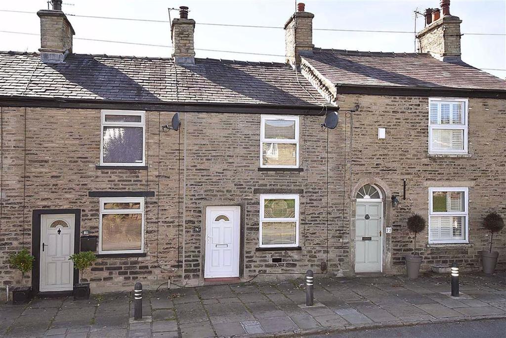 Bollington Road, Bollington 2 bed terraced house £725 pcm (£167 pw)