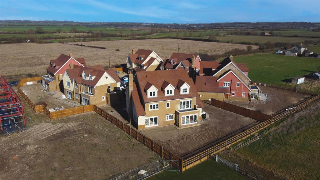 Manor Grange, Bulphan, RM14 8 bed detached house