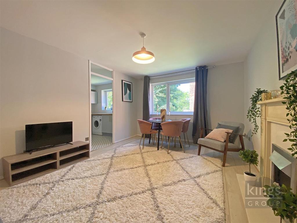 Trinity Street, Enfield 2 bed flat £280,000