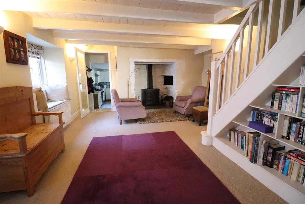 8269 Sitting Room 2.JPG