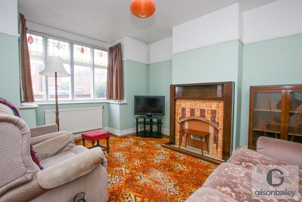 Stratford Drive, Norwich 3 bed semidetached house £280,000