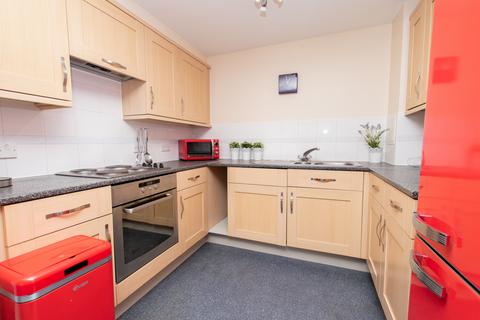 1 bedroom flat to rent, Page Court, Commonwealth Drive, RH10