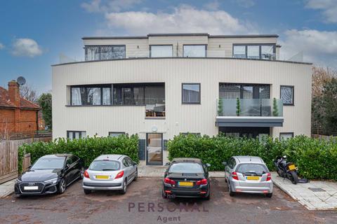 2 bedroom apartment to rent, Hardwick Close, Ewell