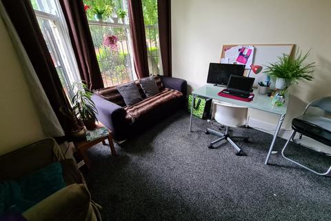 1 bedroom house to rent, Clarendon Road, Leeds