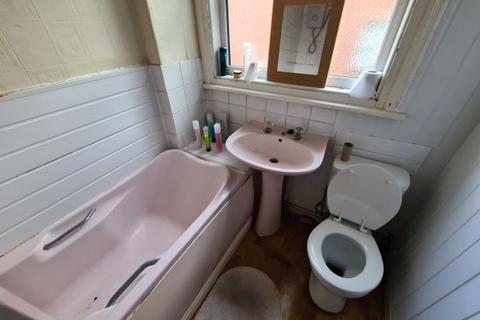 1 bedroom house to rent, Clarendon Road, Leeds