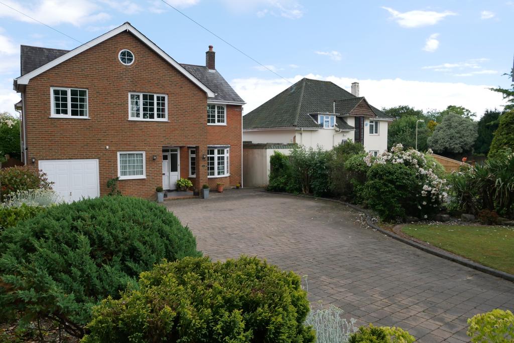 PARK LANE, FAREHAM. GUIDE PRICE... 5 bed detached house £800,000
