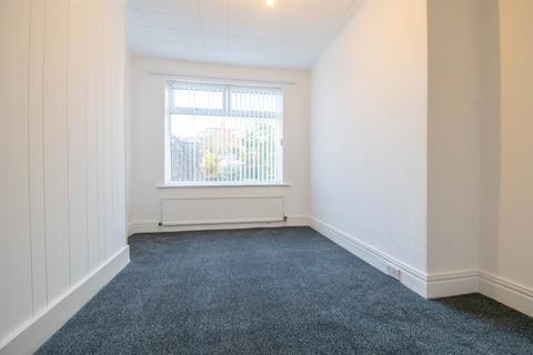 2 bedroom flat to rent - Ovington Grove, Newcastle Upon Tyne