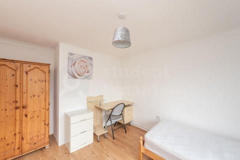 4 bedroom house share to rent - MacDonald Road