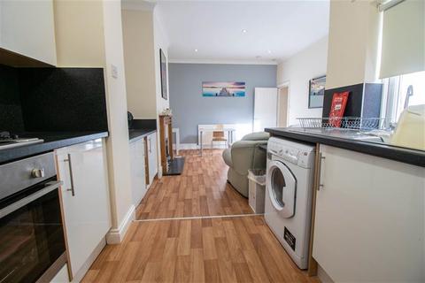 3 bedroom flat to rent, Bayswater Road, Newcastle Upon Tyne