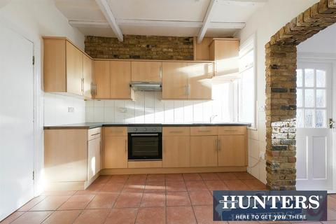 16 Chepstow Road, London, W7 2BG
