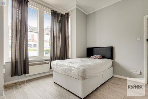 19 Cedar Road, London, NW2 6SS