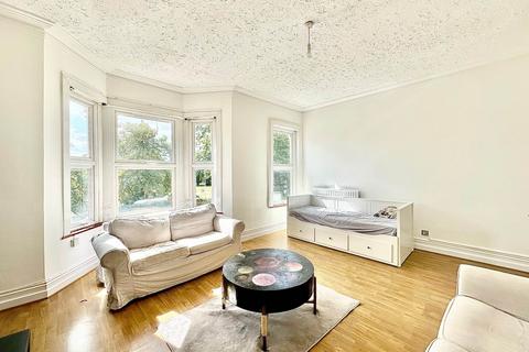 2 bedroom flat to rent, Friern Barnet Road, New Southgate, London N11