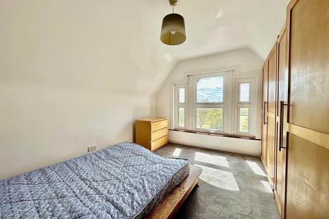 2 bedroom flat to rent, Friern Barnet Road, New Southgate, London N11