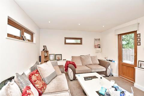 45 Augustine Road, Minster On Sea, Sheerness, ME12 2NE