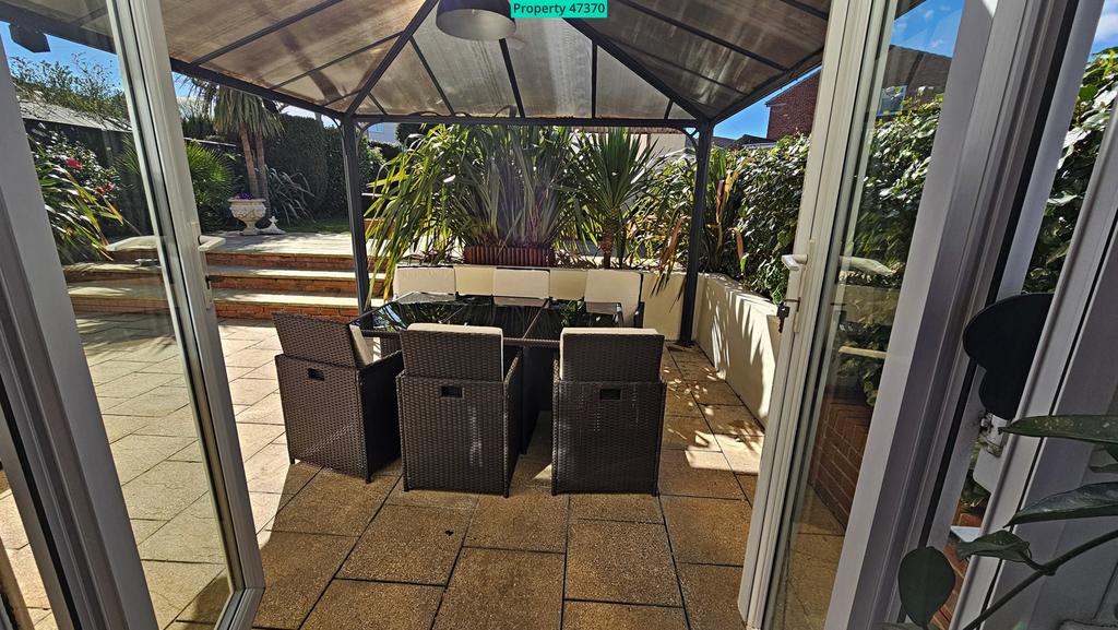 Rear garden/patio