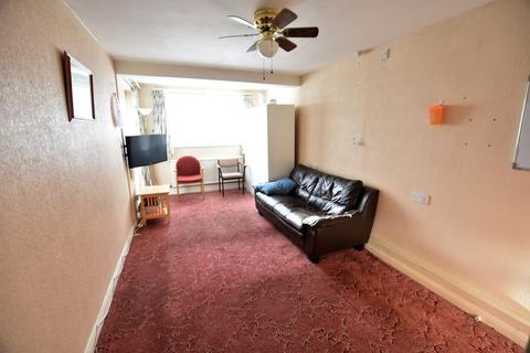 65 Hamilton Road, Feltham, TW13 4PR