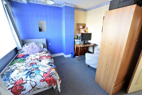 65 Hamilton Road, Feltham, TW13 4PR