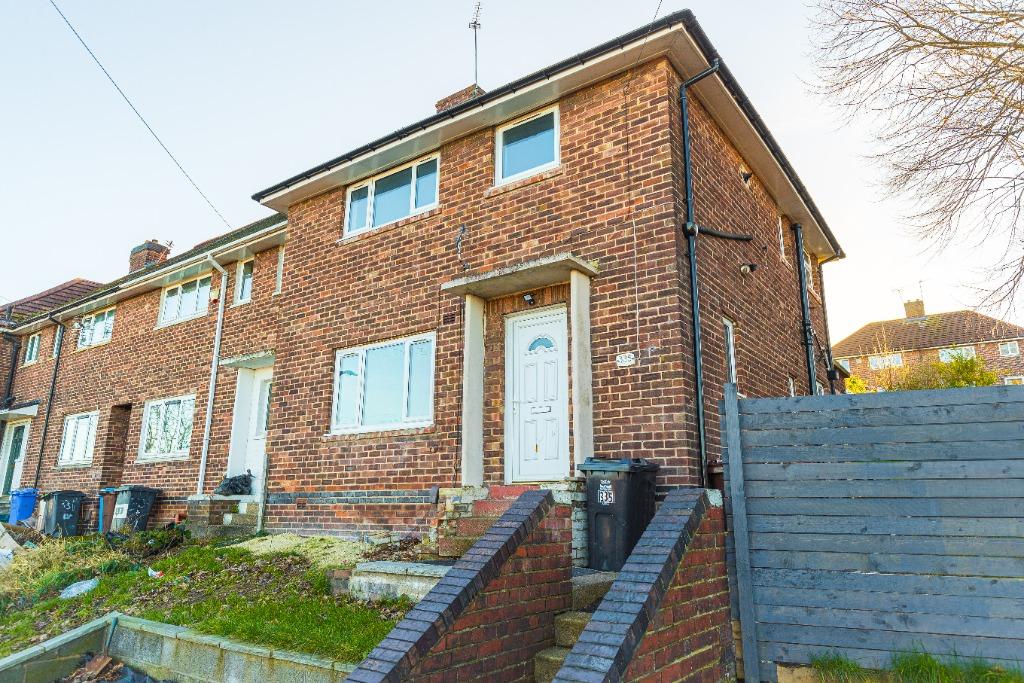 Harborough Avenue, Sheffield, S2 3 bed end of terrace house £140,000