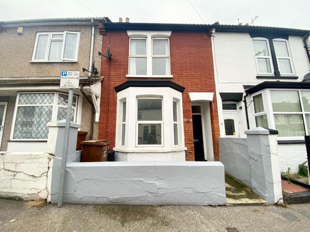 Cowper Road, Gillingham 3 bed terraced house £1,075 pcm (£248 pw)