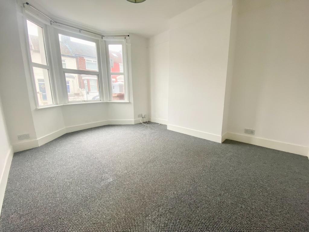Cowper Road, Gillingham 3 bed terraced house £1,075 pcm (£248 pw)