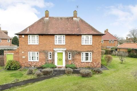 11 Bishopton Lane, Ripon, HG4 2QN