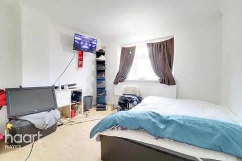 3 bedroom semi-detached house for sale - Uxbridge Road, UXBRIDGE