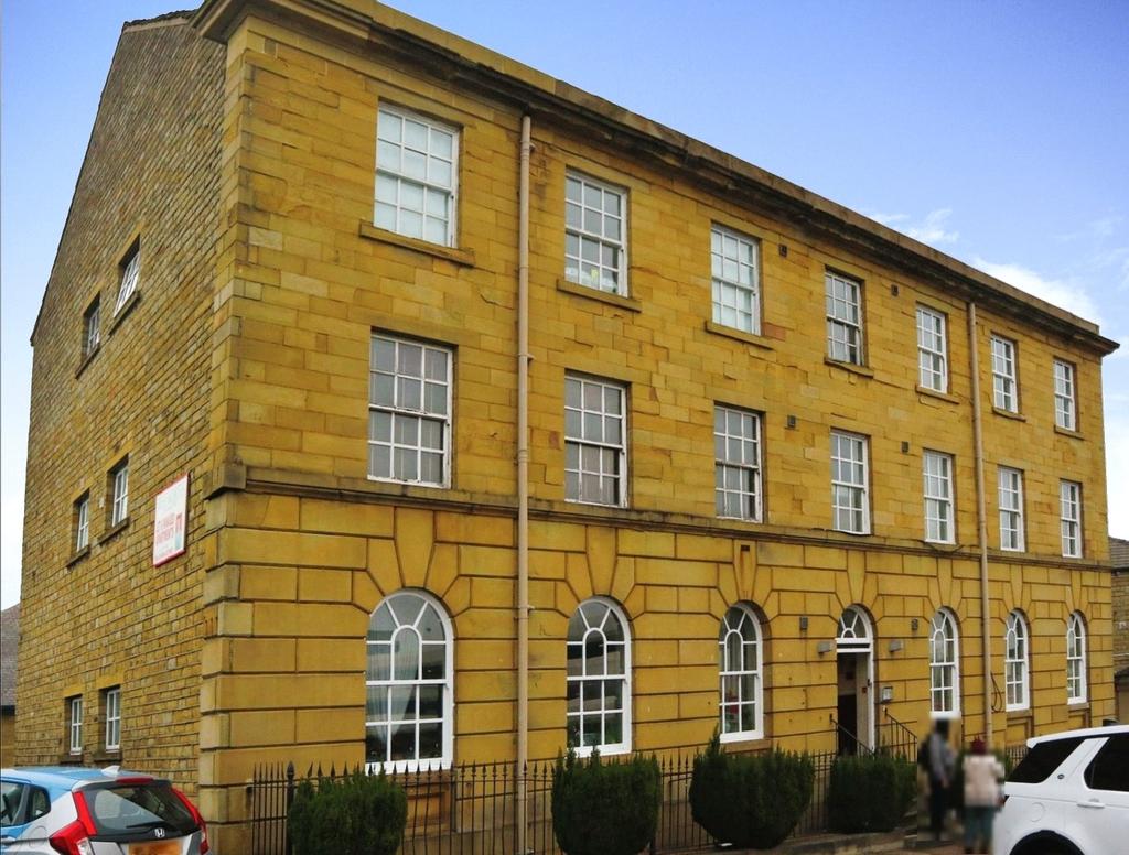 Henry Street, Huddersfield Town... 2 bed penthouse £550 pcm (£127 pw)