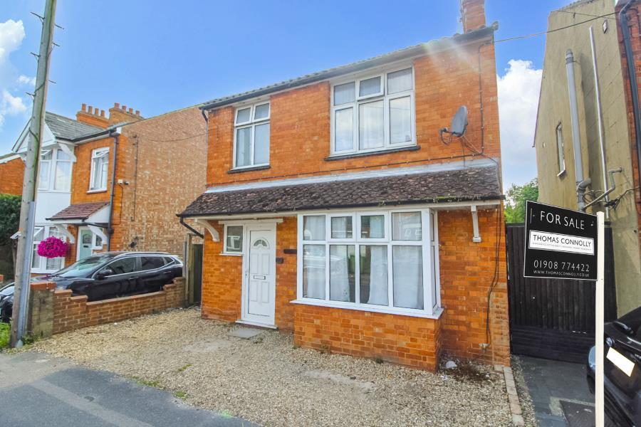 Brooklands Road, Bletchley 3 bed detached house £1,350 pcm (£312 pw)