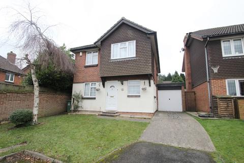 4 bedroom detached house to rent - Amberley Close, Orpington, BR6