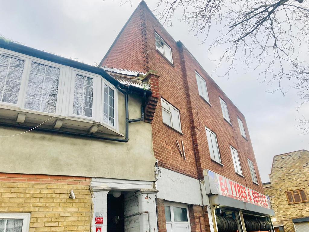 Chingford Mount Road, London E4 2 bed flat for sale £260,000